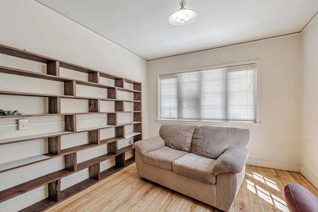 740 W Willow Street Property Photo 26