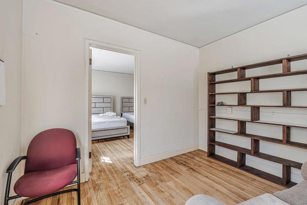 740 W Willow Street Property Photo 27