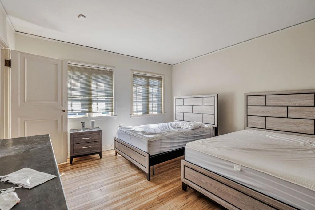 740 W Willow Street Property Photo 29