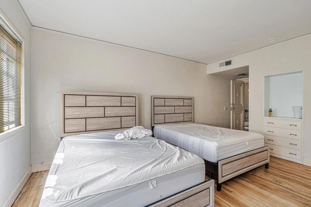 740 W Willow Street Property Photo 30