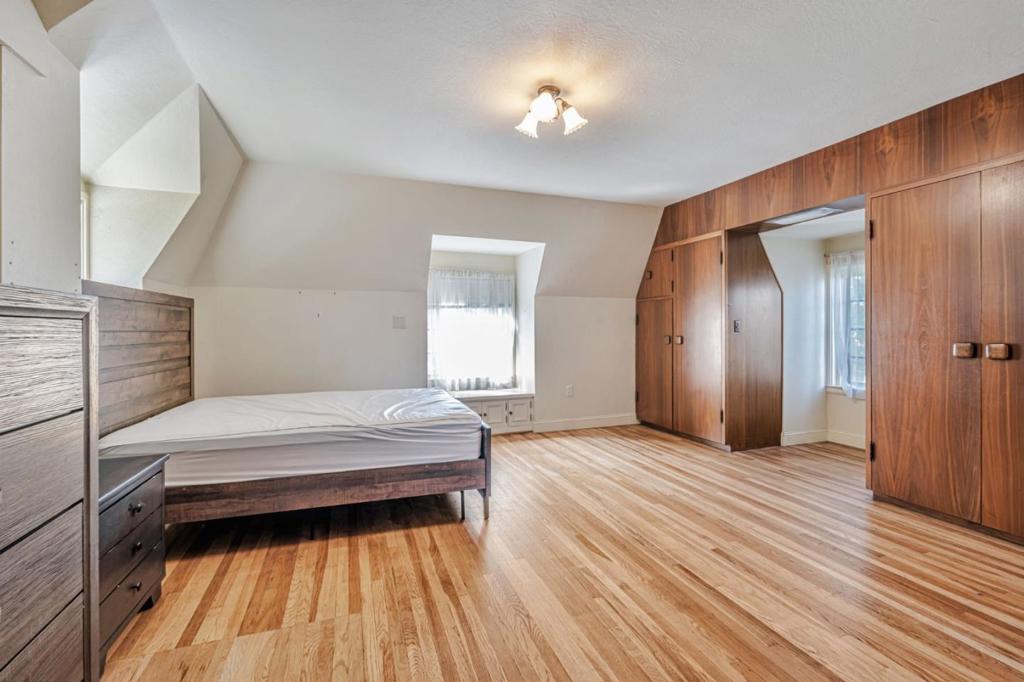 740 W Willow Street Property Photo 31