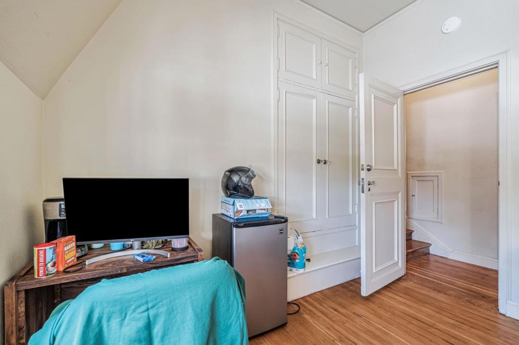 740 W Willow Street Property Photo 36