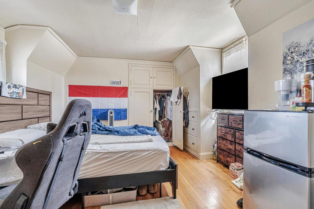 740 W Willow Street Property Photo 37