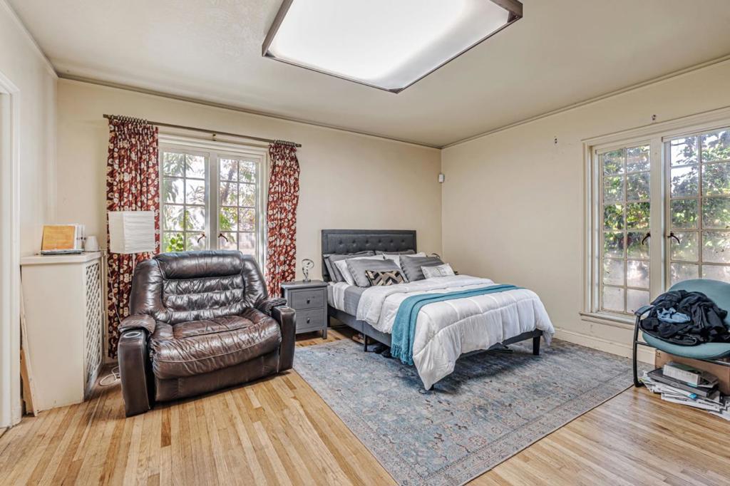 740 W Willow Street Property Photo 41