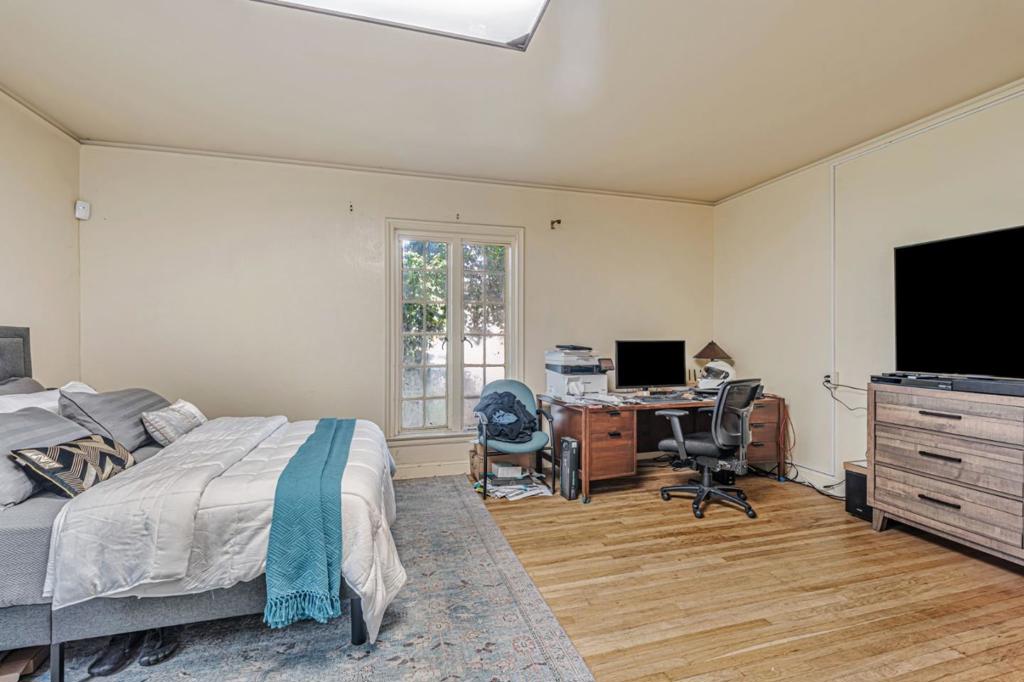 740 W Willow Street Property Photo 42