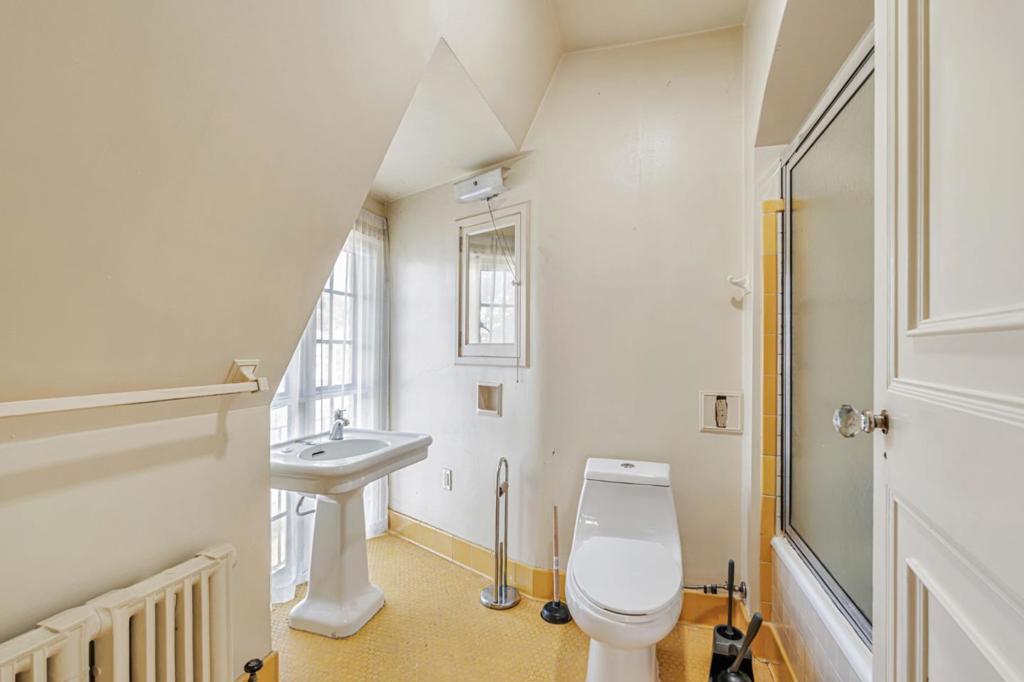 740 W Willow Street Property Photo 45