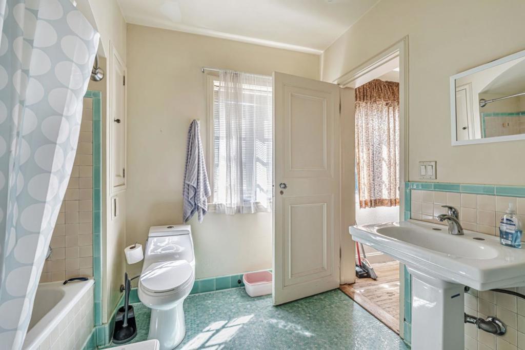 740 W Willow Street Property Photo 51