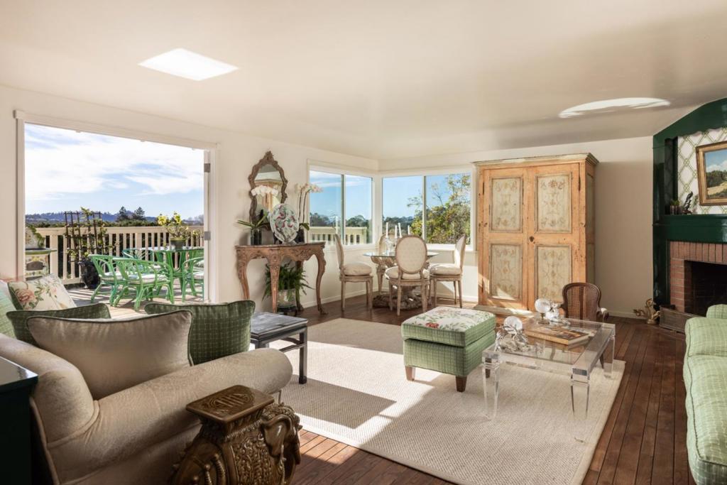 26217 Atherton Place Property Photo 4
