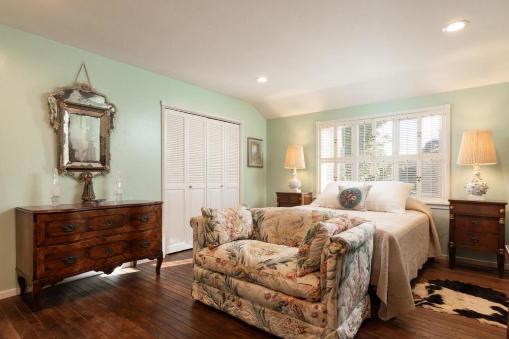 26217 Atherton Place Property Photo 15