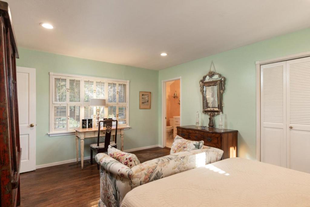 26217 Atherton Place Property Photo 16