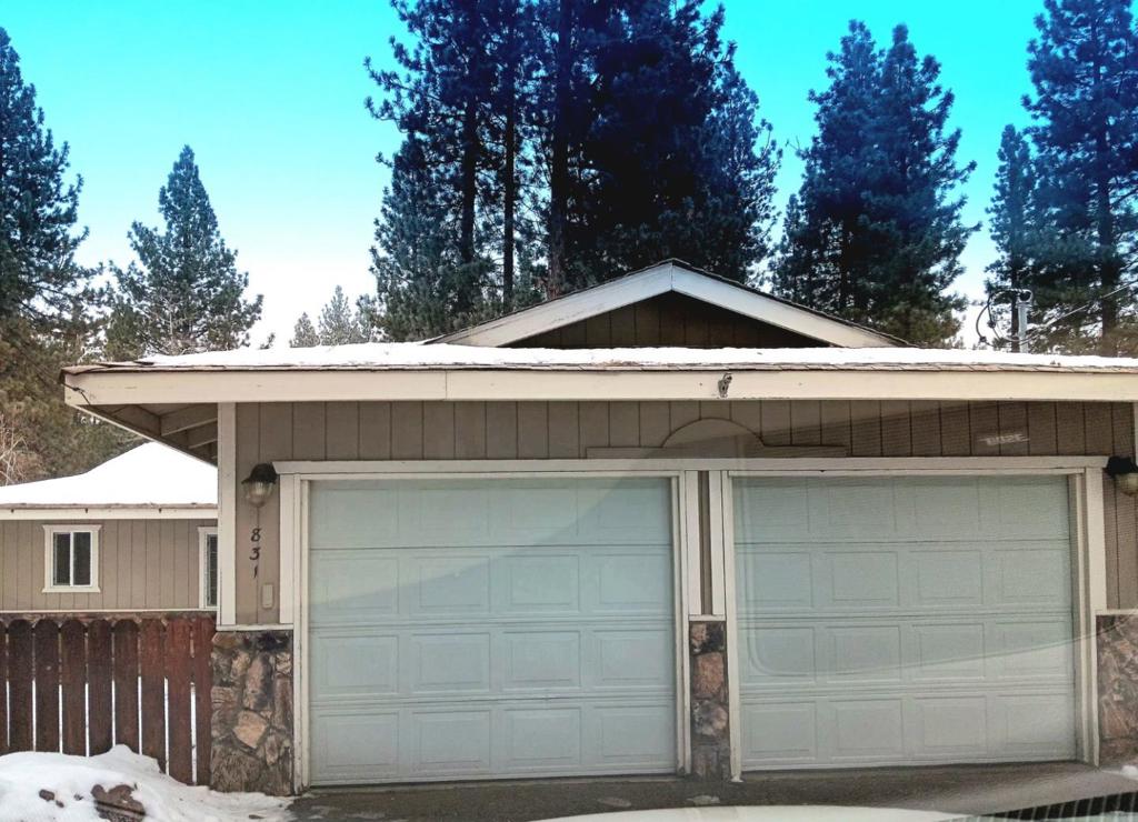 831 Paloma Avenue Property Photo