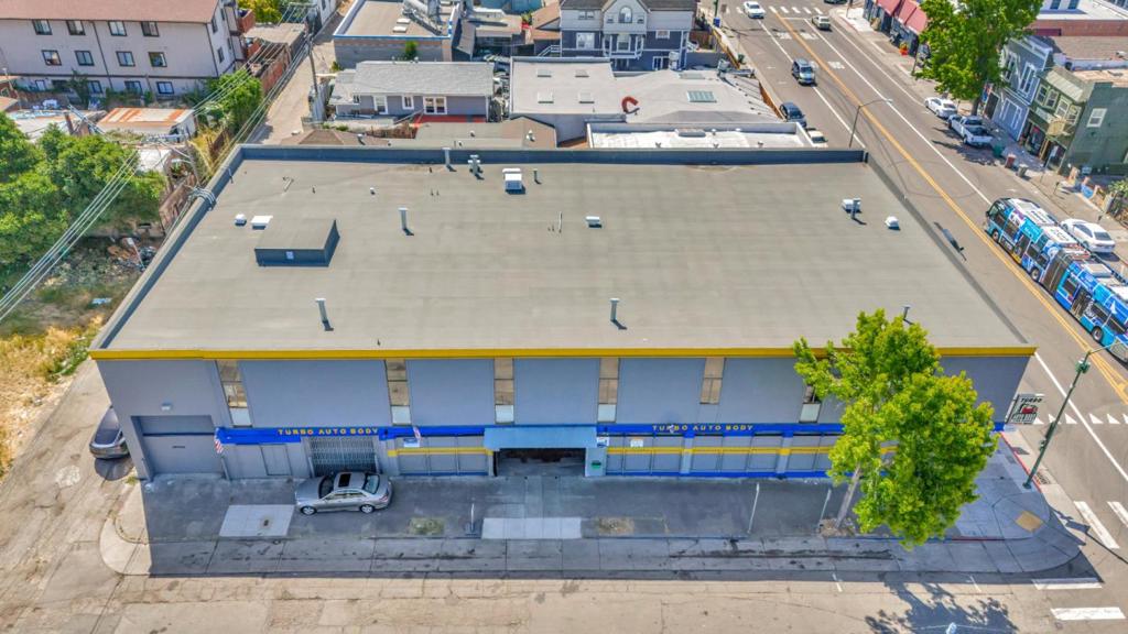 1700 International Boulevard Property Photo 4