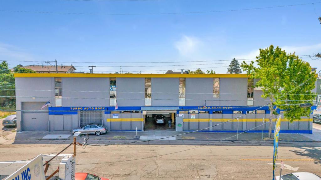 1700 International Boulevard Property Photo 5