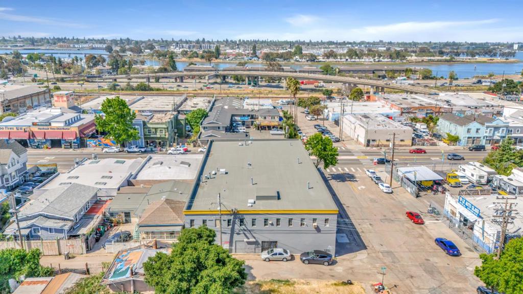 1700 International Boulevard Property Photo 10