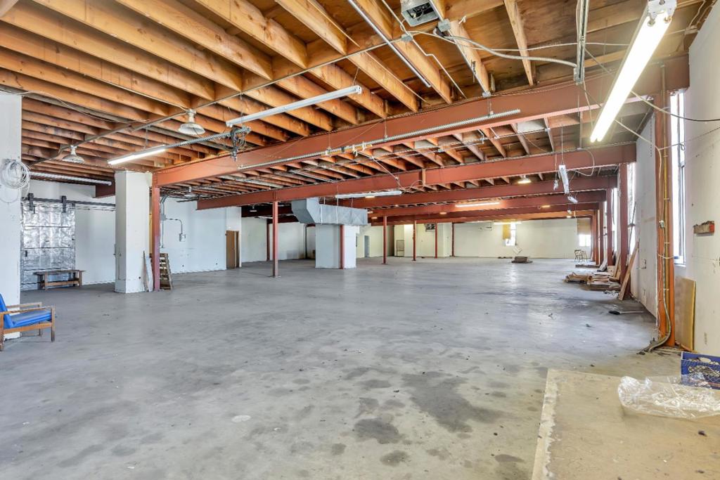 1700 International Boulevard Property Photo 11