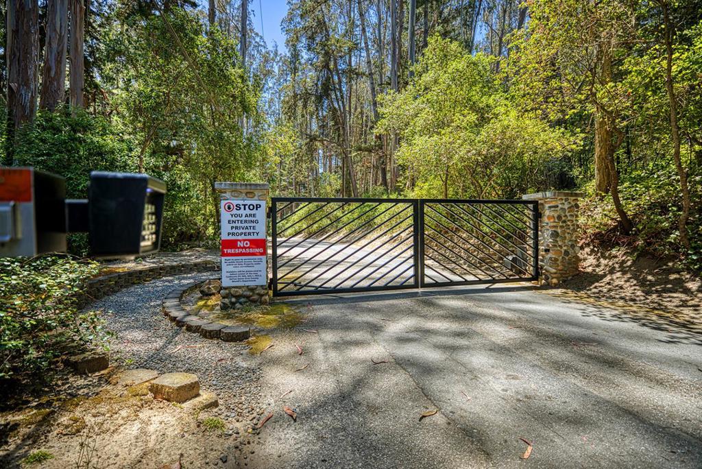 16 Potbelly Beach Road Property Photo 4