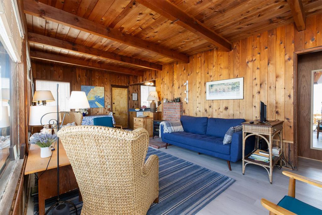 16 Potbelly Beach Road Property Photo 13