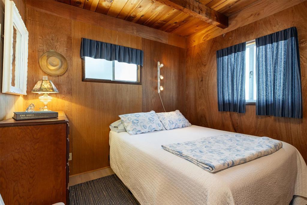 16 Potbelly Beach Road Property Photo 15