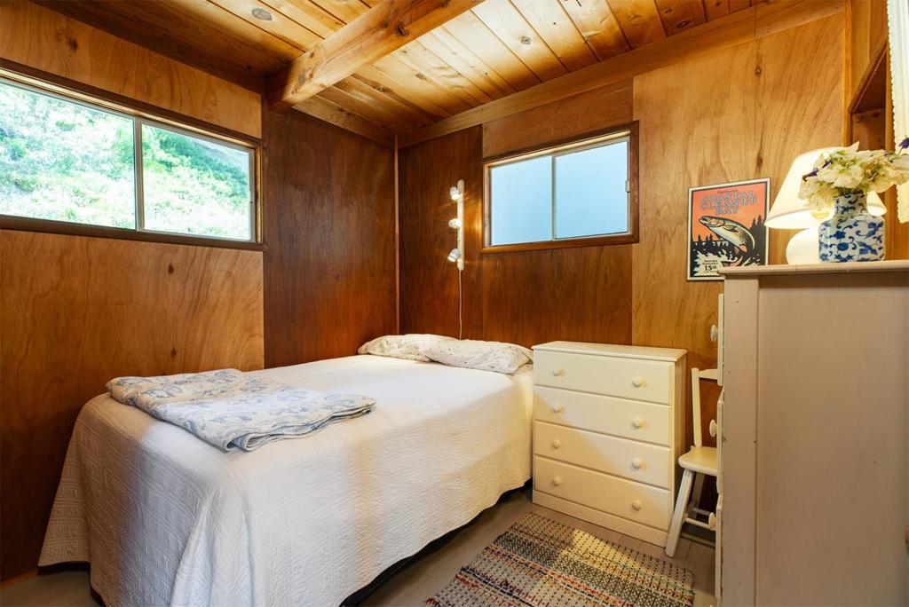 16 Potbelly Beach Road Property Photo 17