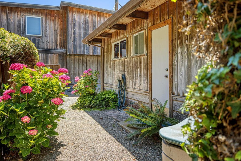 16 Potbelly Beach Road Property Photo 23