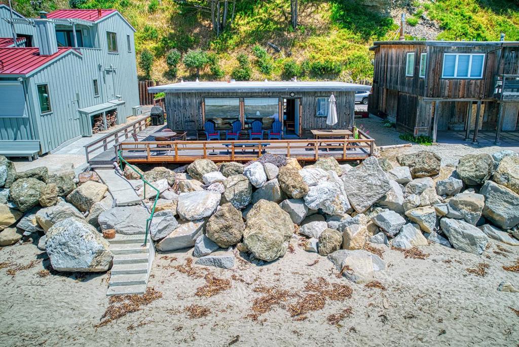 16 Potbelly Beach Road Property Photo 24