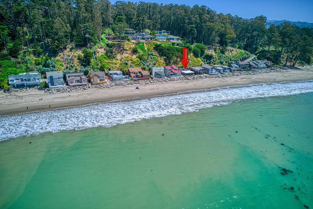 16 Potbelly Beach Road Property Photo 25