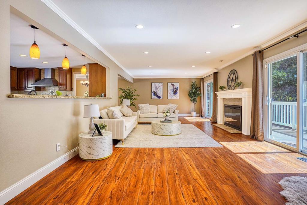 553 Golf Club Road Property Photo 6