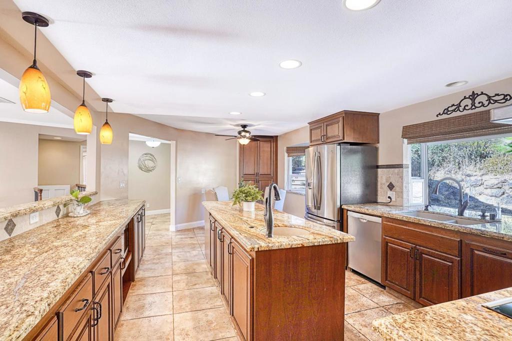 553 Golf Club Road Property Photo 11