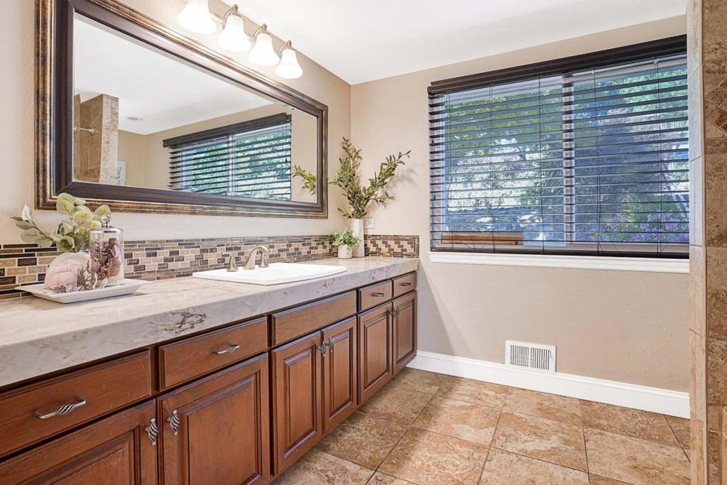 553 Golf Club Road Property Photo 20
