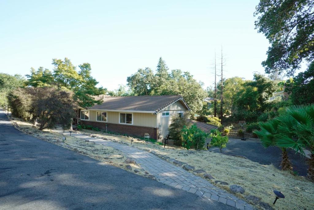 553 Golf Club Road Property Photo 39