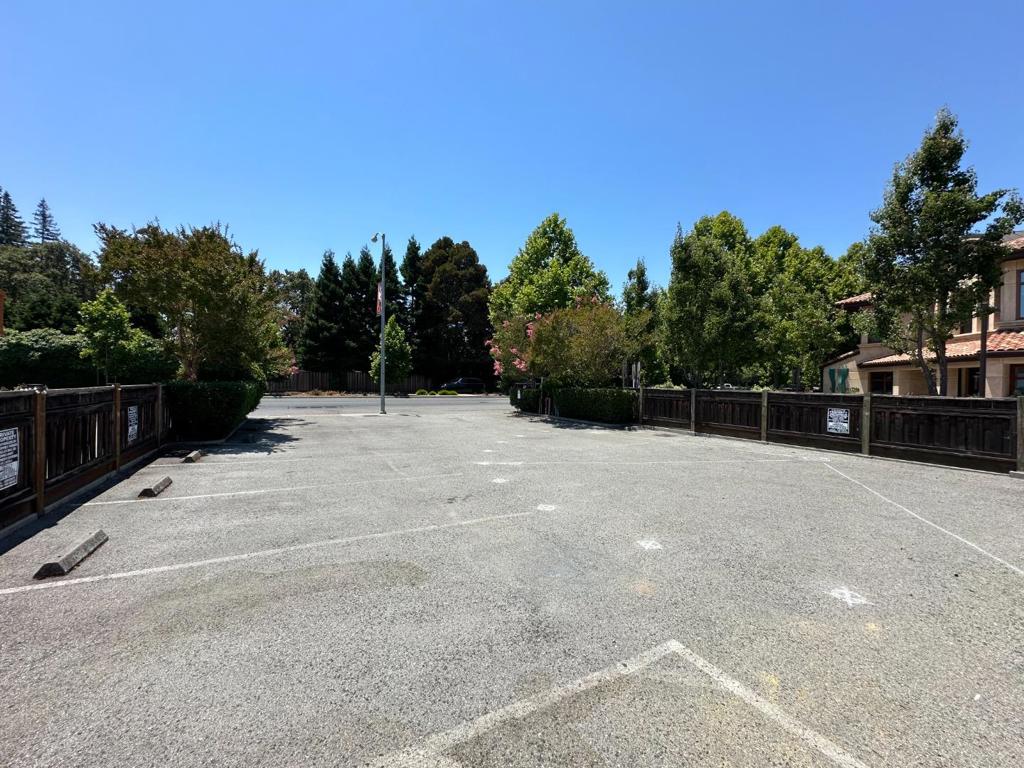 1450 El Camino Real Property Photo 3
