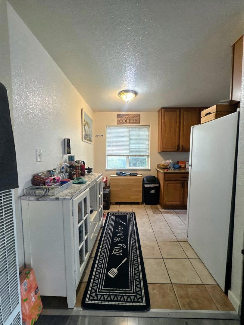 928 Ravenscourt Avenue Property Photo 6