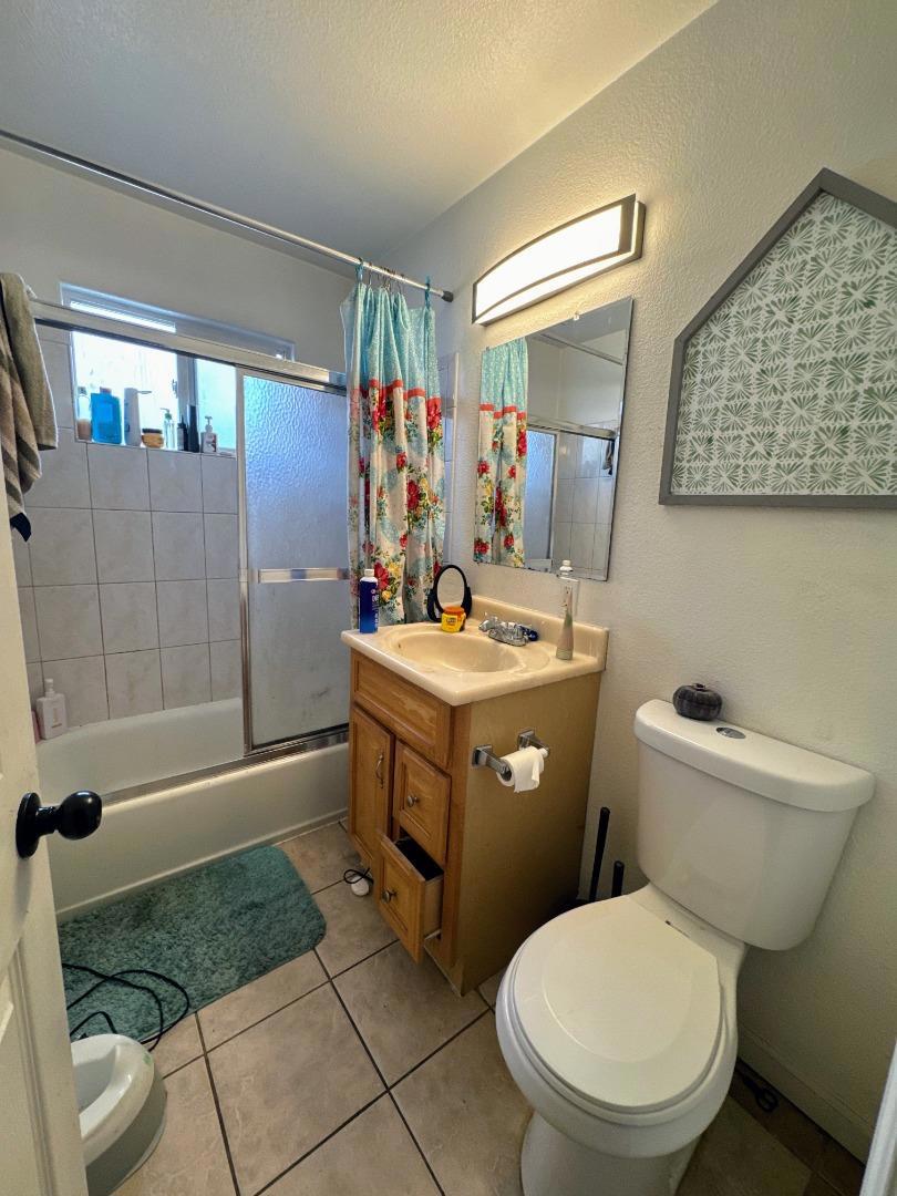 928 Ravenscourt Avenue Property Photo 10