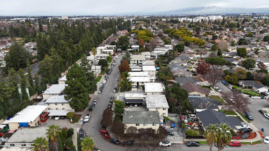 928 Ravenscourt Avenue Property Photo 15