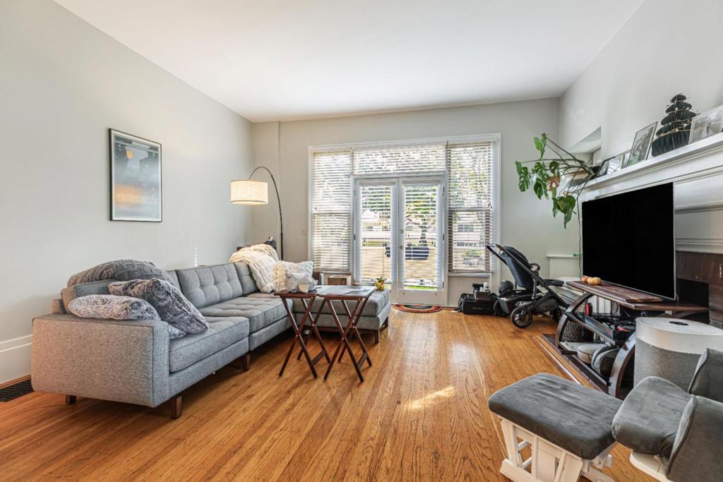 827 University Avenue Property Photo 15