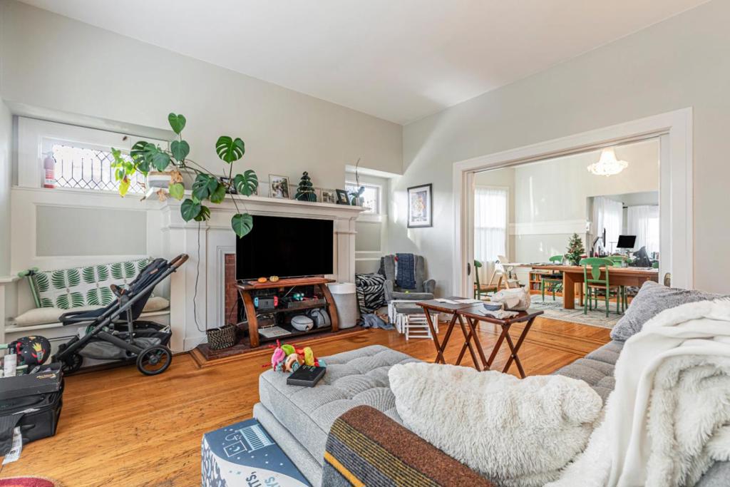 827 University Avenue Property Photo 16