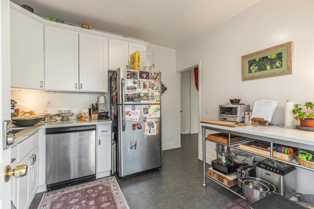827 University Avenue Property Photo 17