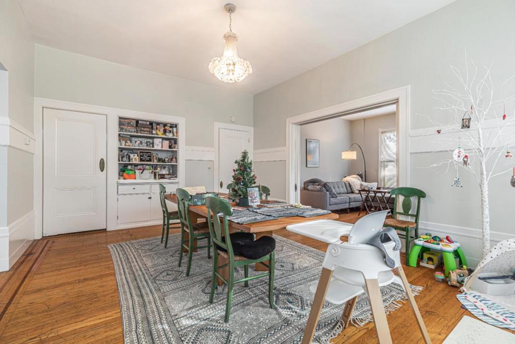 827 University Avenue Property Photo 19