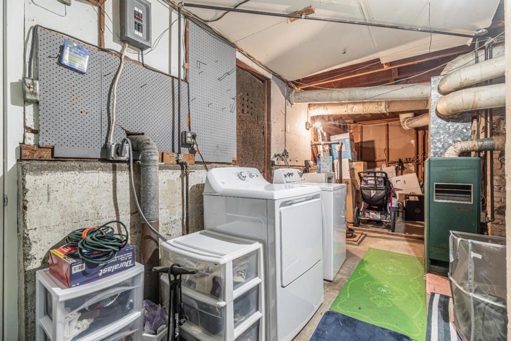 827 University Avenue Property Photo 25