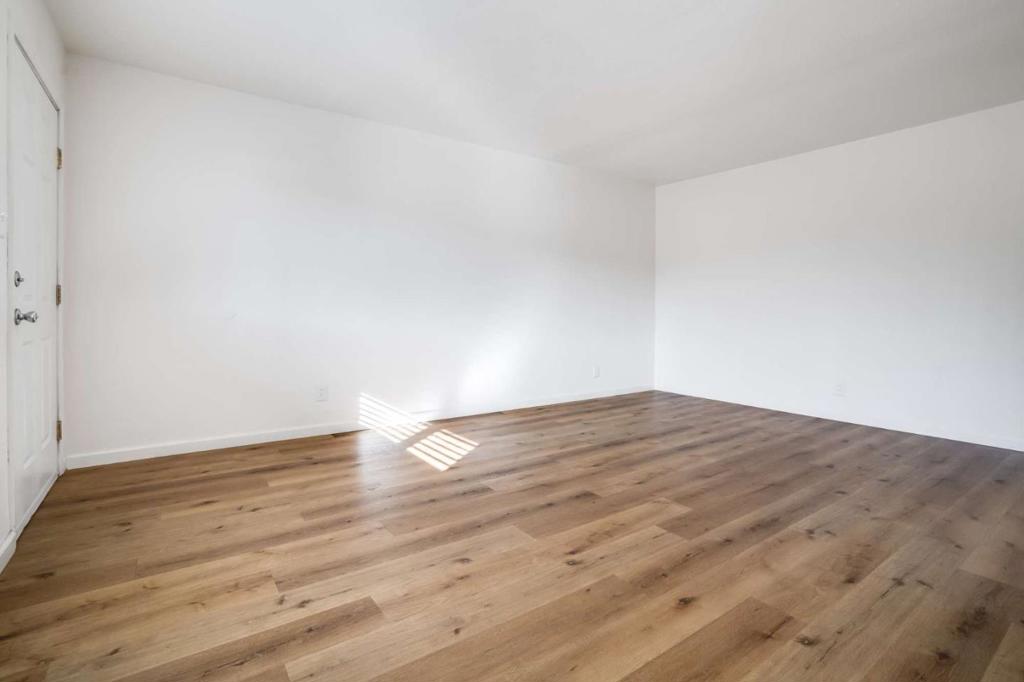 420 Broadway Property Photo 13