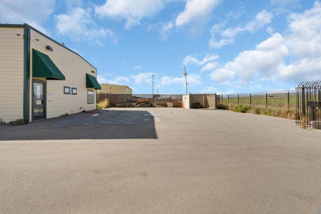 991 Industrial Way Property Photo 6