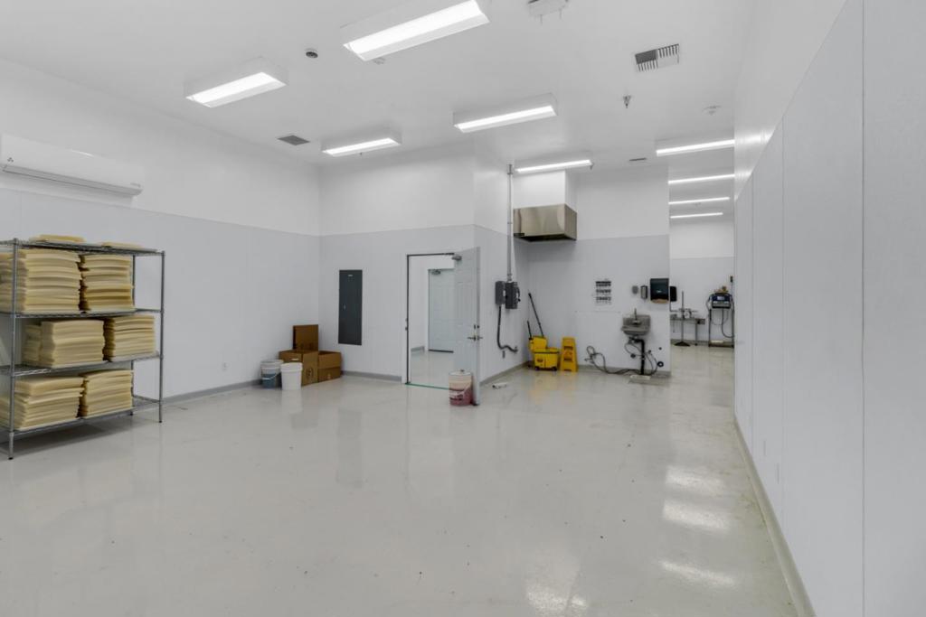 991 Industrial Way Property Photo 16