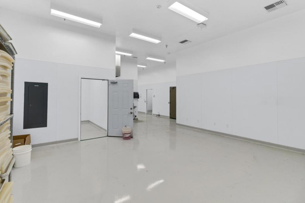 991 Industrial Way Property Photo 18