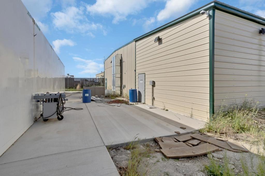 991 Industrial Way Property Photo 25