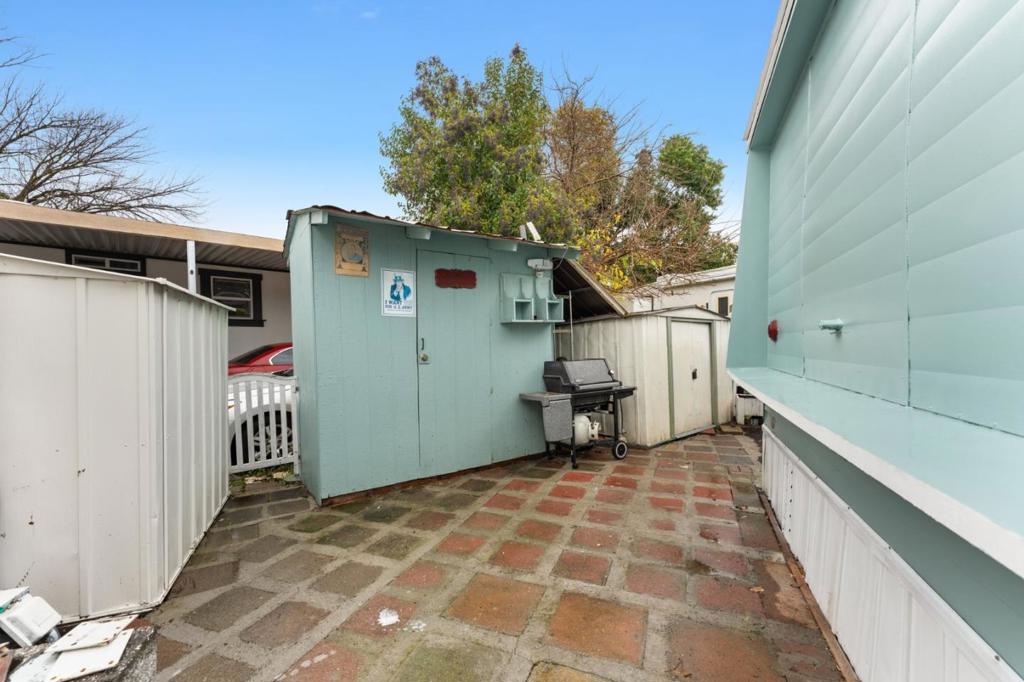 24 The Trees Drive Property Photo 7