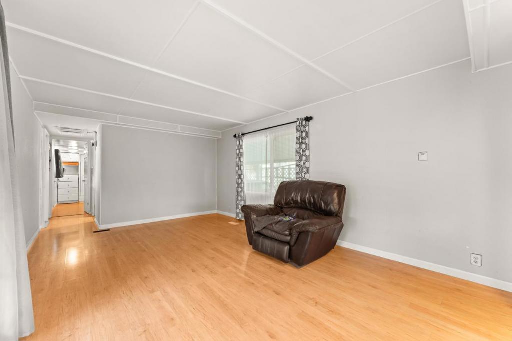 24 The Trees Drive Property Photo 17