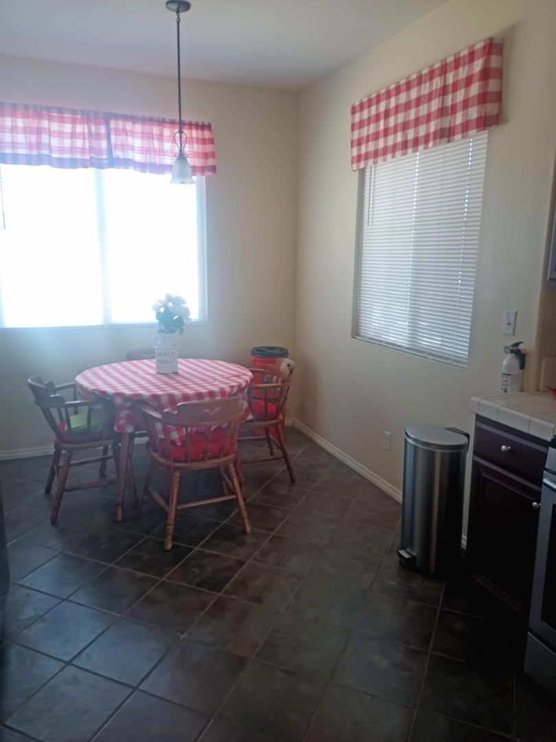 10452 Thorndale Street Property Photo 6