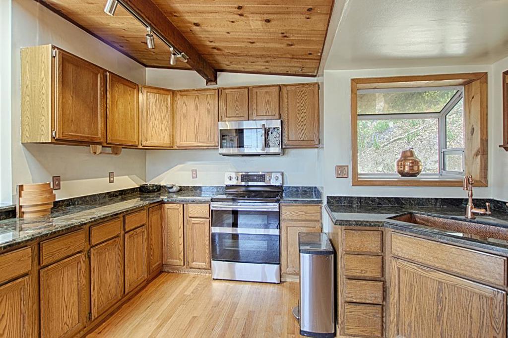 11120 Lake Boulevard Property Photo 3