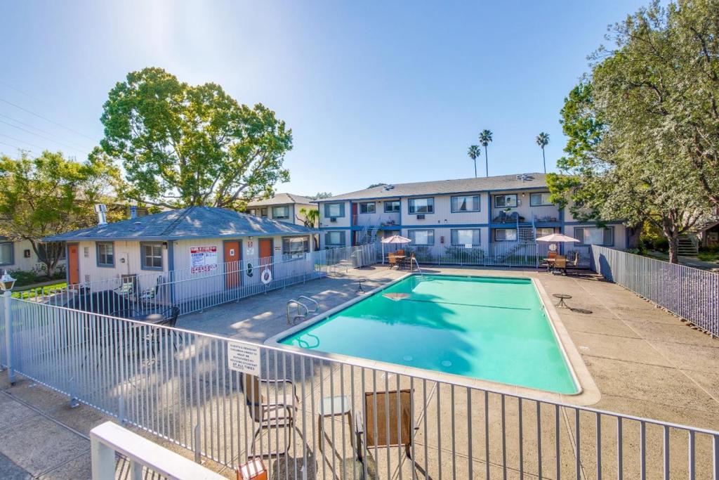 5500 Camden Avenue Property Photo