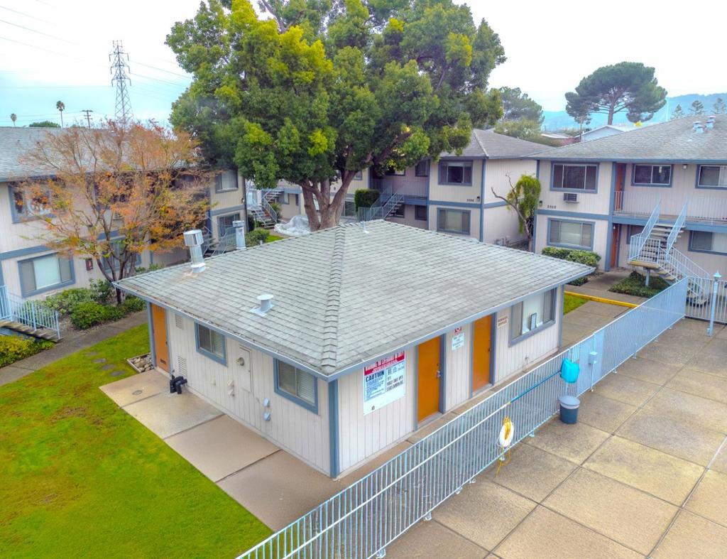 5500 Camden Avenue Property Photo 32